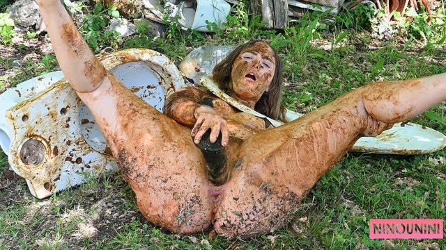 REAL HUMAN PUBLIC TOILET EATS SHIT ENG SUBS