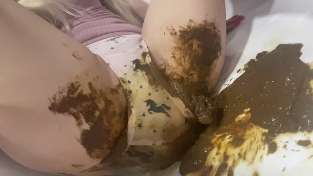 thefartbabes – Massive Shit Panty Ruined ($9.99 ScatShop)